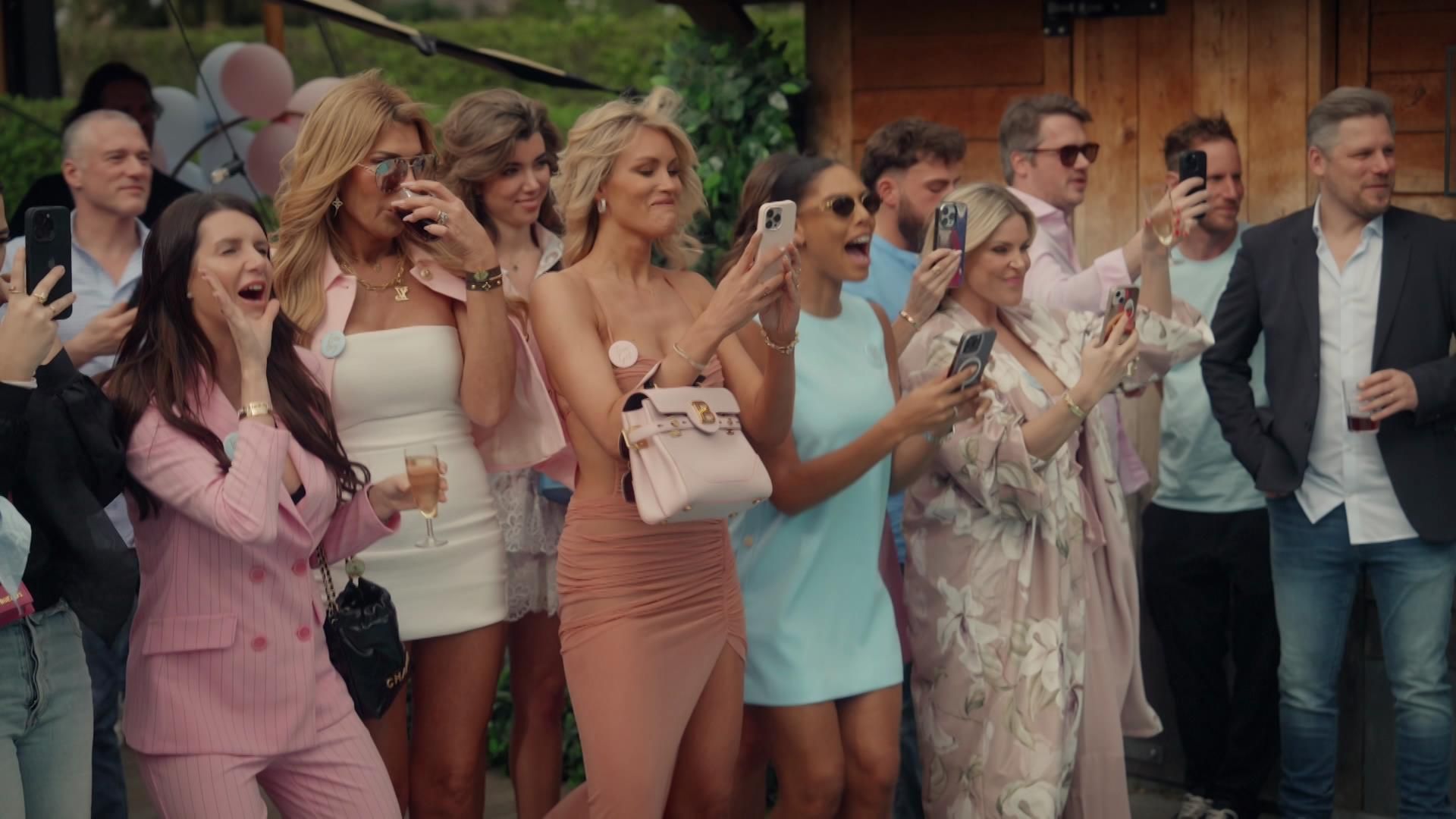 Roze, blauw of drama? Julie’s gender reveal neemt een verrassende wending in The Real Housewives Of Antwerp