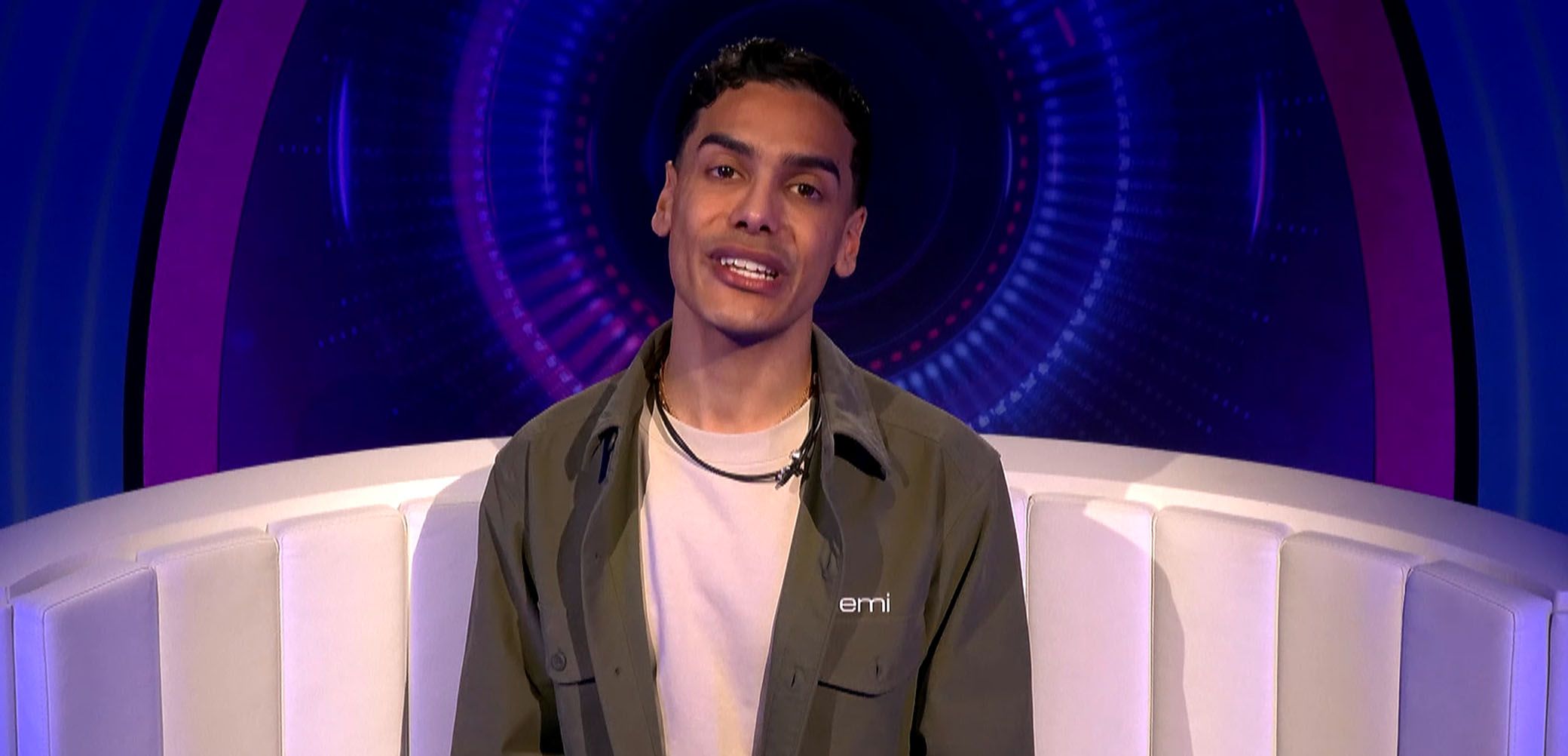 Remi maakt zijn intrede als fake bewoner in Big Brother: hoe lang blijft hij onopgemerkt?